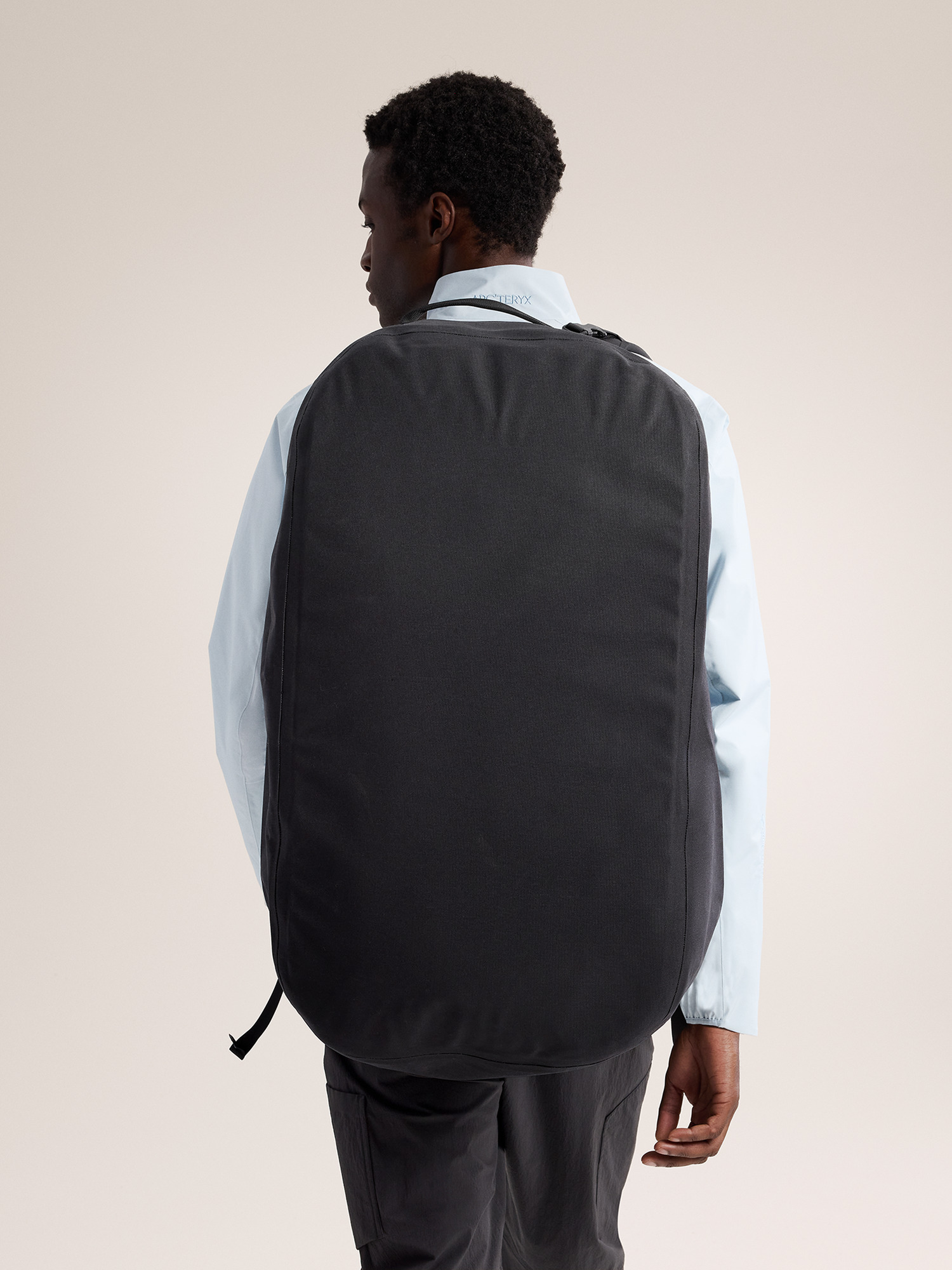 S26-X000007474-Carrier-75-Duffle-Black-Front-View