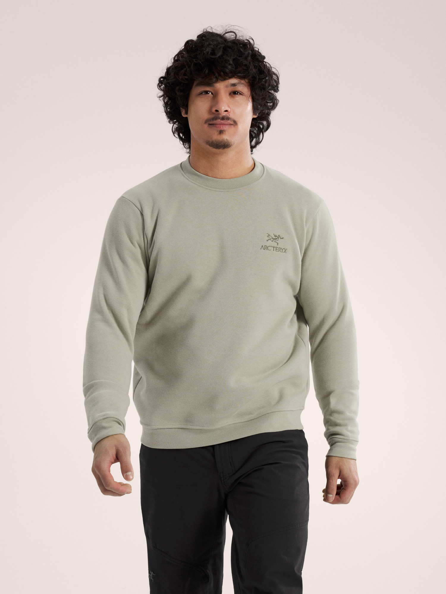 S26-X000009787-Emblem-Fleece-Crew-Neck-Pullover-Habitat-Front-View