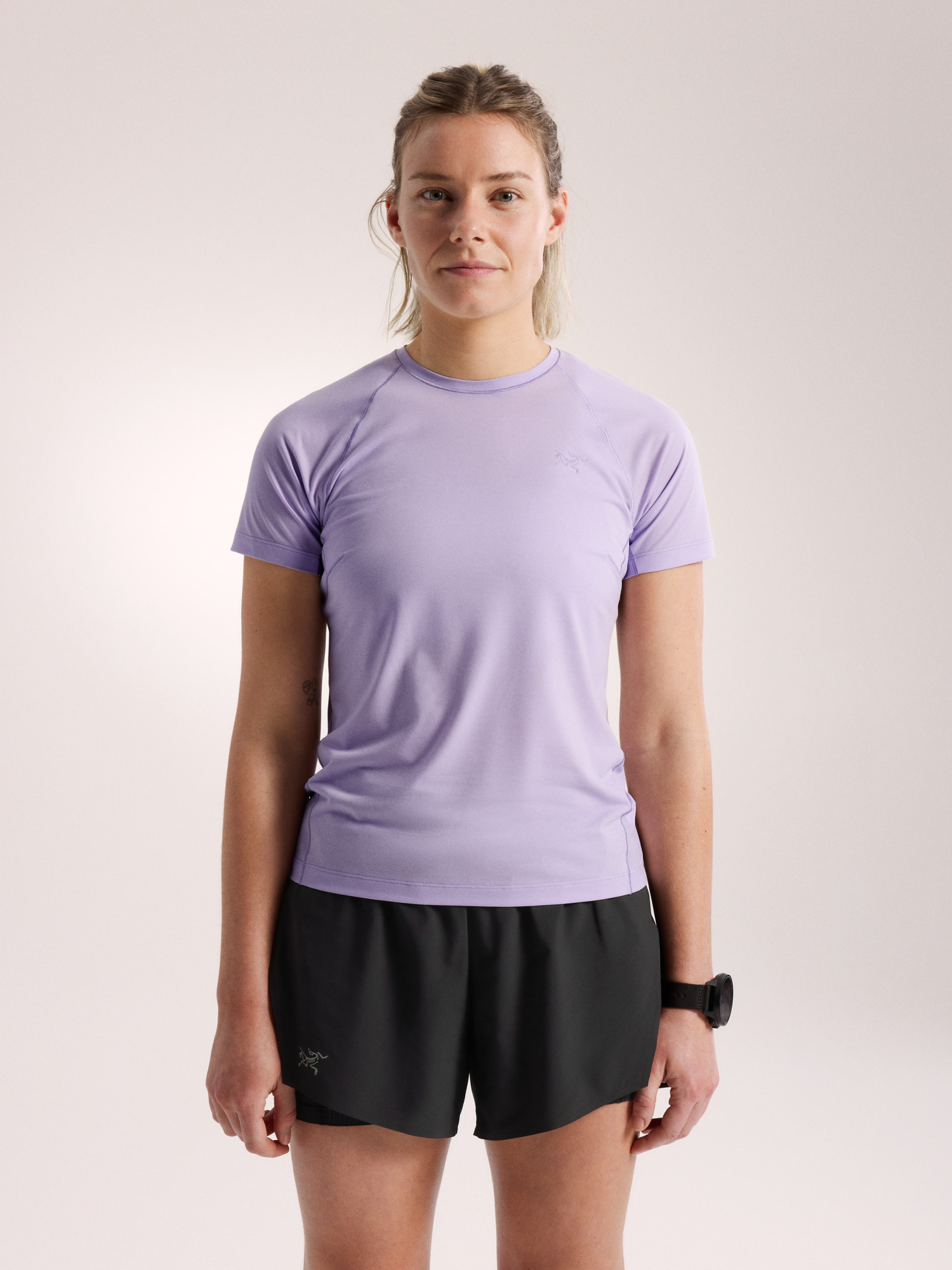 S26-X000010234-Norvan-Crew-Shirt-SS-Mallow-Women-s-Front-View