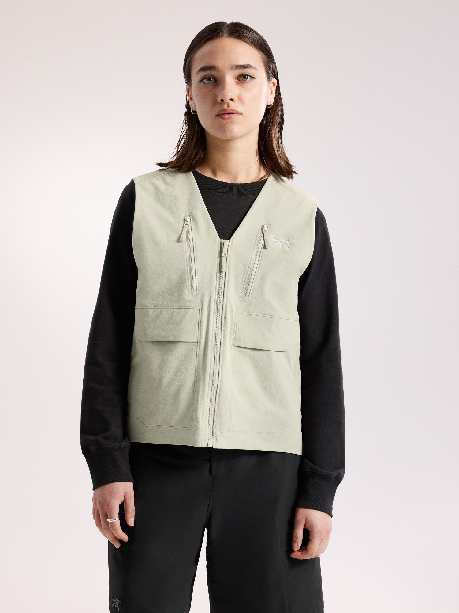 S26-X000010266-Sonii-Utility-Vest-Habitat-Women-s-Front-View